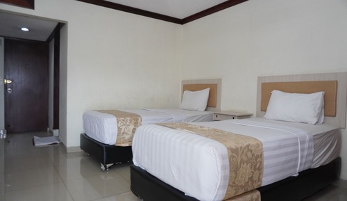 Superior Twin Room, Balcony, Lake View