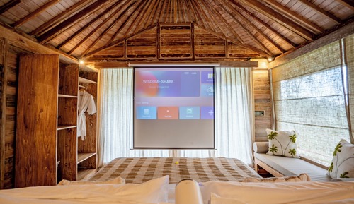 Deluxe Villa, 1 King Bed, Patio, Pool View