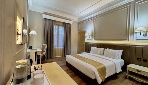 Executive Queen with Air Cooler