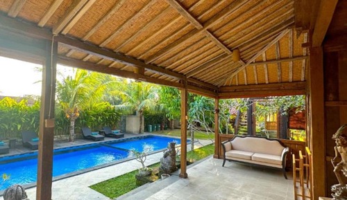 Standard Shared Dormitory, Balcony, Pool View