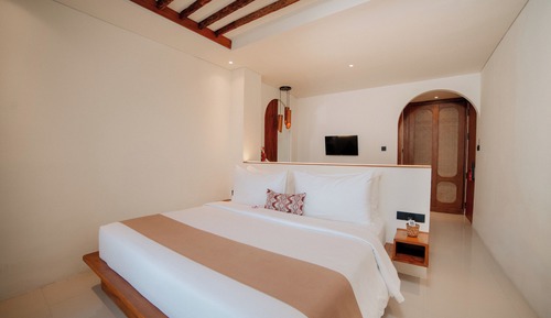 Junior Studio Suite