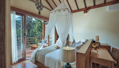 One-Bedroom Suite with Valley View
