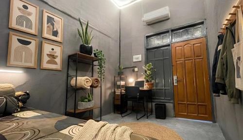 Standard Double Room with Shared Bathroom