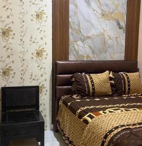 Queen Room with Shared Bathroom