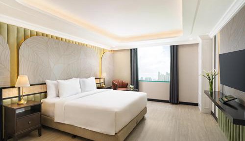 Deluxe Queen Room