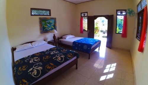 Standard Twin Room with Mountain View