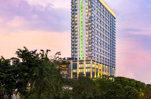Chinatown Hotel | Holiday Inn & Suites Jakarta Gajah Mada, an Ihg Hotel