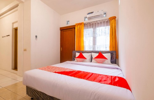 Bandung Hotel | OYO 2728 Sinulingga Residence