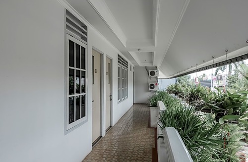 Banjarbaru Hotel | RedDoorz Syariah Plus @ Banjarbaru