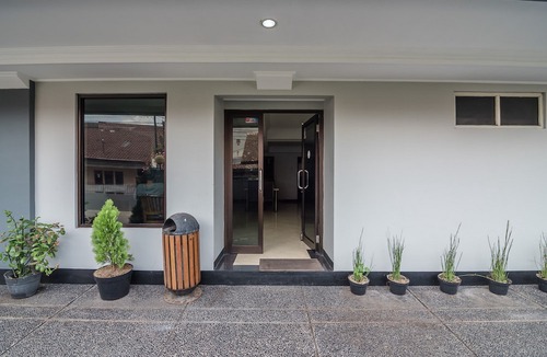 Bandung Hotel | RedDoorz @ Buah Batu