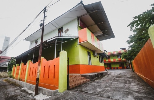 Manado Hotel | RedDoorz @ Malalayang Manado
