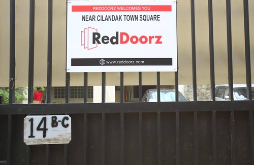 Cilandak Hotel | RedDoorz Near Cilandak Town Square