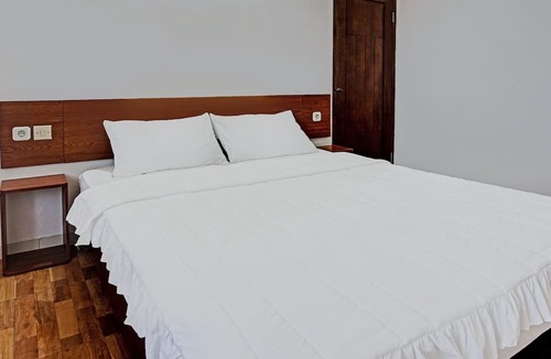 Poncokusumo Hotel | Capital O 92228 Cozy Bromo Homestay