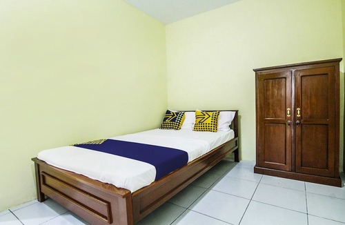 Garut Hotel | OYO Life 91606 Nadin Guest House Syariah