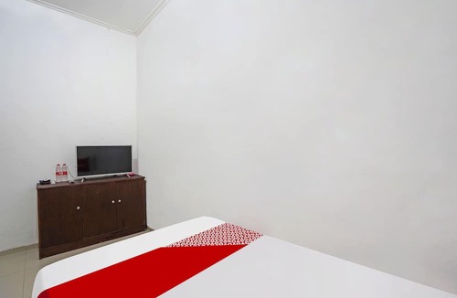 Waru Hotel | OYO Life 91670 Mannsur Homestay Syariah