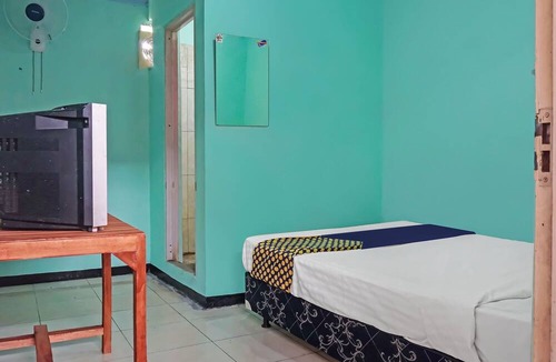 Tjihadak Hotel | SPOT ON 91860 Amazon Homestay Syariah 2