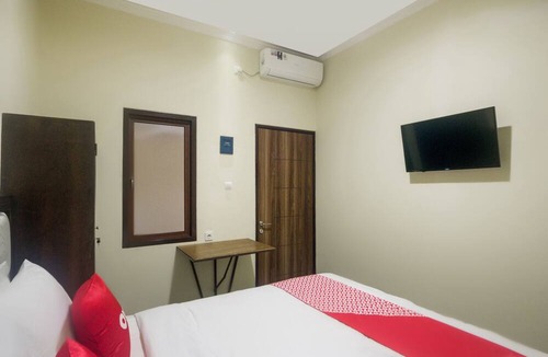 Pondok Aren Hotel | Super OYO 3354 Homia Residence