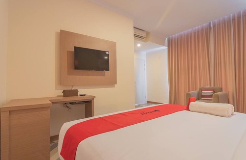 Tasikmalaya Hotel | RedDoorz Syariah @ Villa Grand Mutiara Tasikmalaya