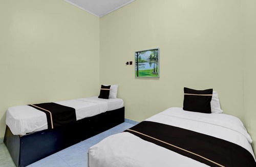 Banguntapan Hotel | OYO 95136 Jec Plumbon Homestay Syariah