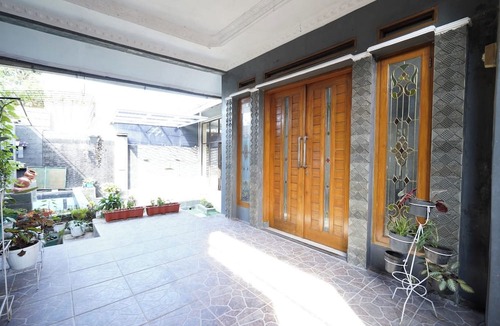 Pameungpeuk Hotel | Hotel O 94911 Syariah Anggrek Guest Hous