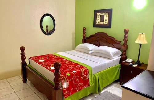 Basseterre House | Seaview Inn