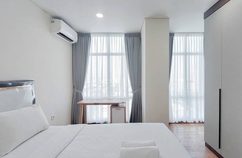 Kesawan Apartment | Elegant 2BR Apartment at The Reiz Condominium Medan