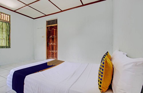 Ngemplak Hotel | SPOT ON 93592 Pondok Backpackers Ardafa JogjaNearBlue Lagoon Jogja