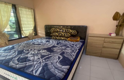 Kecamatan Janapria Hotel | Hotel O Gians Homestay Near SMKN 2 Kuripan