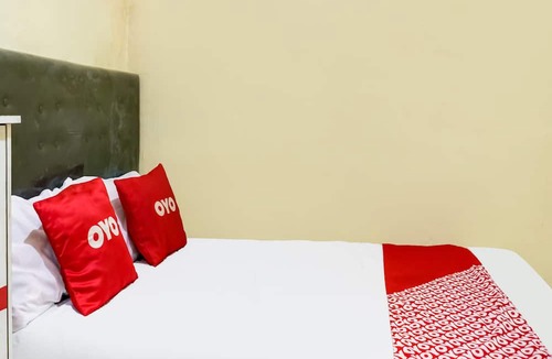 Karawang Hotel | OYO Life 91335 Micheline Family 2 Syariah