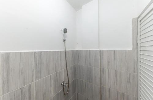 Pematangsiantar Hotel | RedDoorz near Stasiun Pematangsiantar