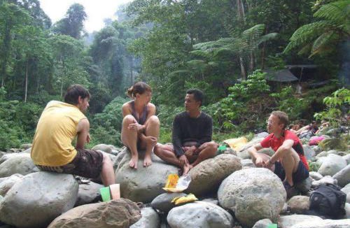 Bukit Lawang House | Bukit Lawang Orangutan Dormitory "Book your jungle trekking tour with us"