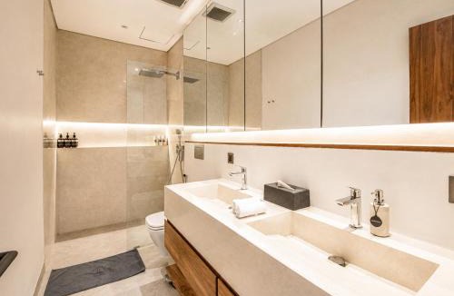 Kampial House | Ocean View Mansion Sauna, Cold Plunge & Gym