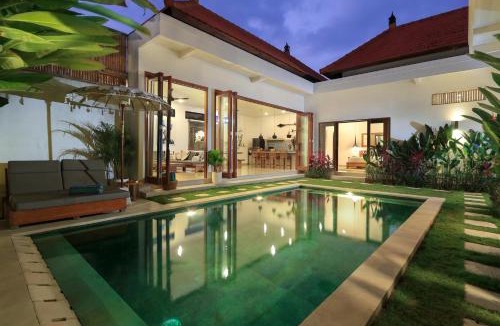 Batubelig Villa | Tuntas Estate - 3 Bedroom Villas with Pools - Central Seminyak