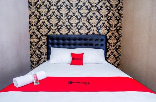 Cilacap Hotel | RedDoorz Syariah near Stasiun Gumilir Cilacap