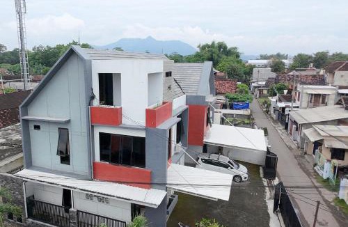 Kediri Hotel | Urbanview Sibayak House near Stasiun Kediri
