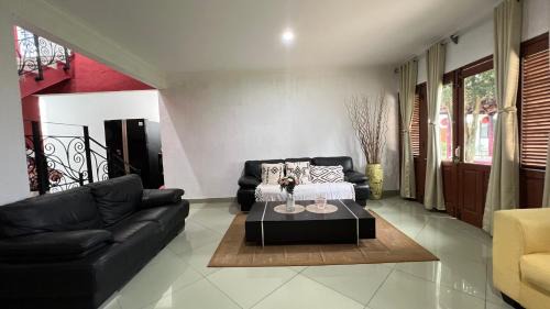 Banjaran Villa | Villa FERIDYS Cimaung, Private Mountain View Villa with Pickleball Court