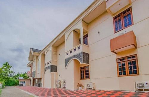 Dinoyo Hotel | RedDoorz Syariah near Taman Rekreasi Sengkaling 2