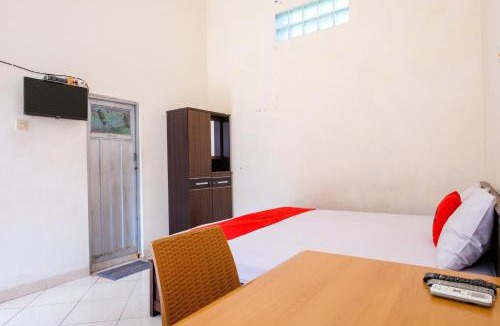 Kebumen Hotel | RedDoorz Syariah near Alun Alun Kebumen
