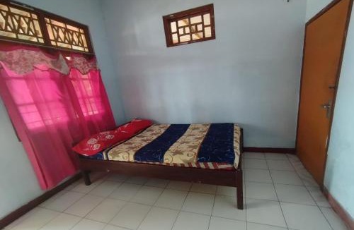 Kecamatan Montong Gading Hotel | Hotel O Dannis Homestay Near Musholla Al Istiqomah Terawangan