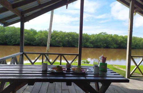 Aceh Singkil Hotel | MB Camp Singkil