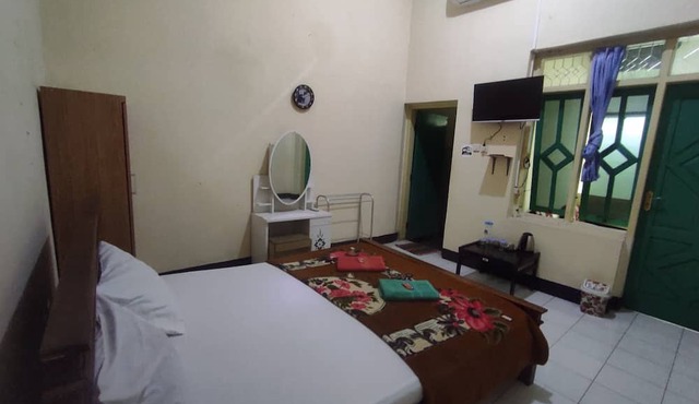 OYO 93048 Hotel Puri Mandiri in Kutoarjo