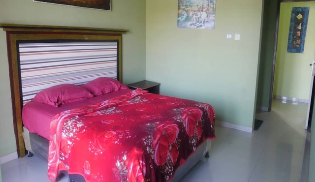 OYO Life 90646 Villa Karsinem Pasuruan in Prigen