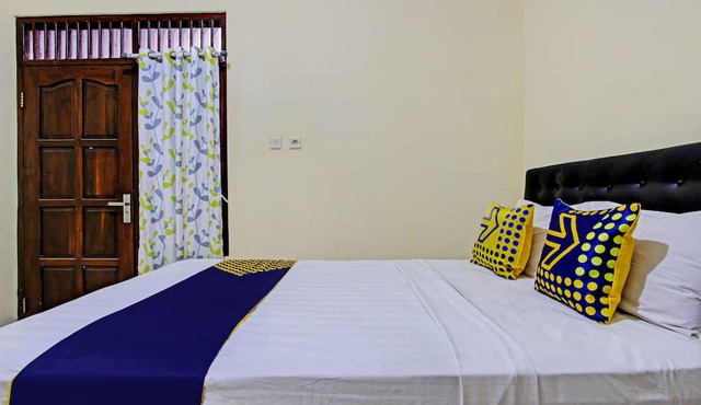 SPOT ON 93007 Guest House Lestari in Prambanan
