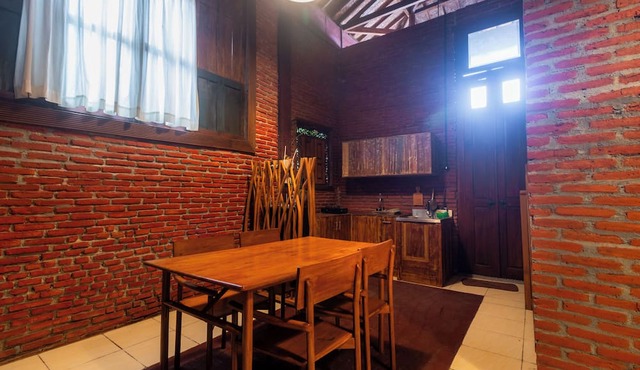 Djawata resort & gallery in Bangunjiwo