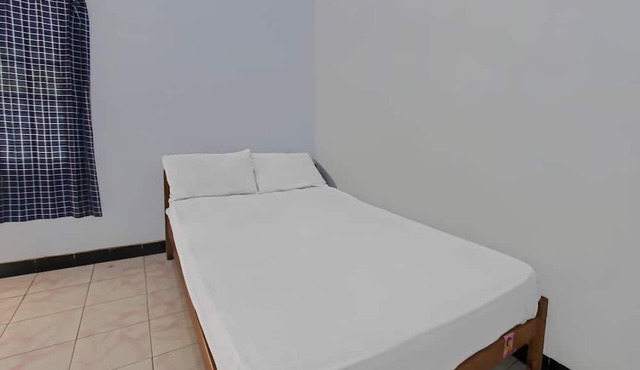 Hotel O Jati Homestay Near Taman Suranadi in Selong Belanak