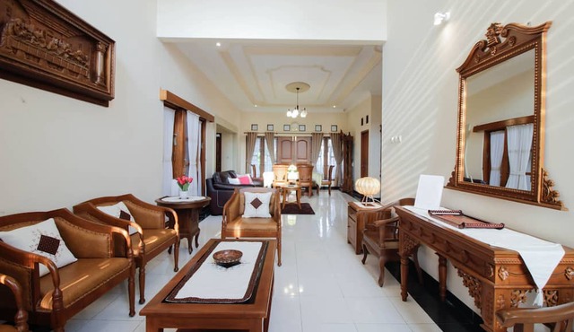 Joy House by NGINAP in Depok