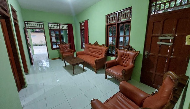 HOMESTAY BAHAGIA SYARIAH in Srimartani