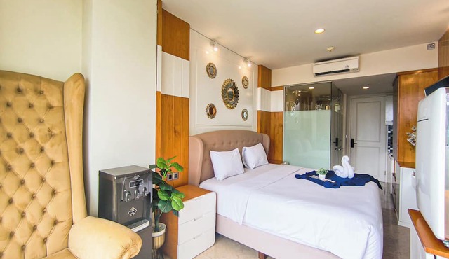 Modern Style Studio At Art Deco Apartment in Bandung
