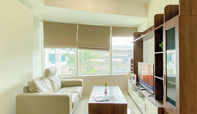 Comfy and Spacious 3BR with Extra Room Grand Kamala Lagoon Apartment By Travelio in Bekasi