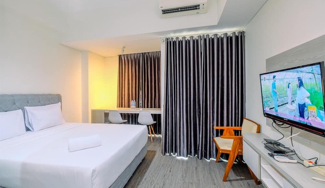 Homey And Restful Studio Lrt City Bekasi Apartment in Bekasi